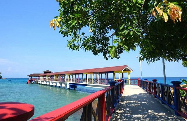 colorful-bridge-perhentian-jetty-island